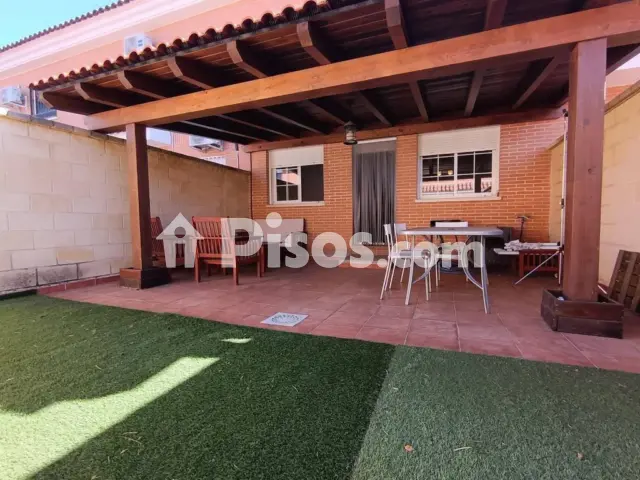 Casa adosada en venta en Fraternidad