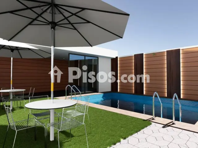 Casa adosada en venta en Calle del Norte
