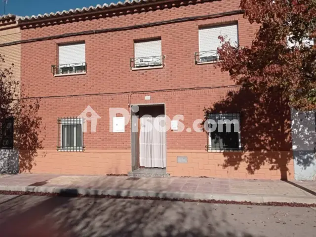 Chalet en venta en Herencia