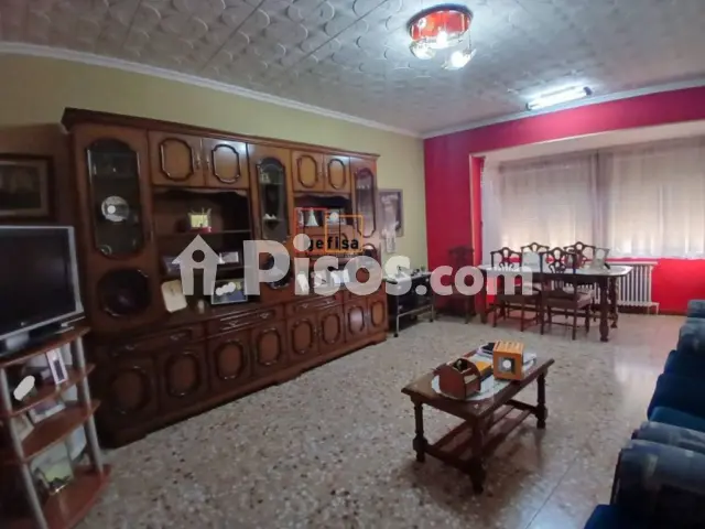 Casa adosada en venta en Valdepeñas