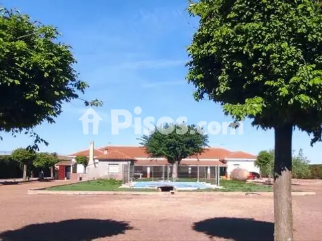 Chalet en venta en Miguelturra