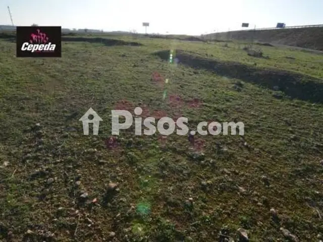 Terreno en venta en Calle Mistral