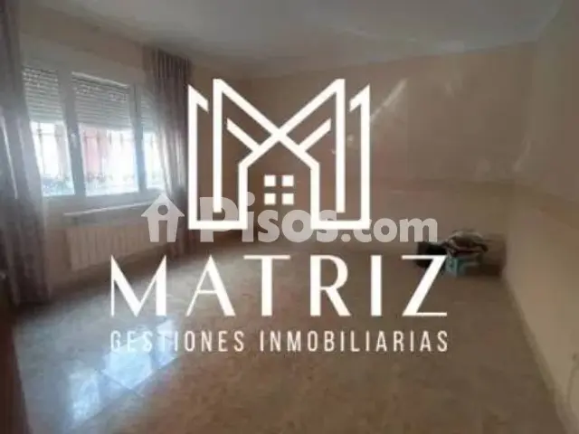 Casa adosada en venta en Tomelloso