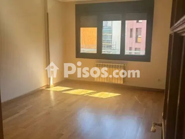 Piso en alquiler en Centro, Centro (Oviedo) de 950 €<span>/mes</span>