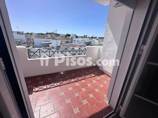 Piso en alquiler en Núcleo Urbano-Urbanizaciones, Núcleo Urbano-Urbanizaciones (Chiclana de la Frontera) de 800 €<span>/mes</span>