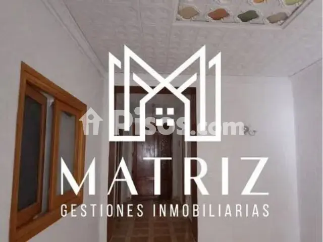 Casa adosada en venta en Tomelloso
