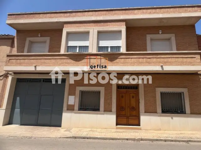 Casa adosada en venta en Valdepeñas