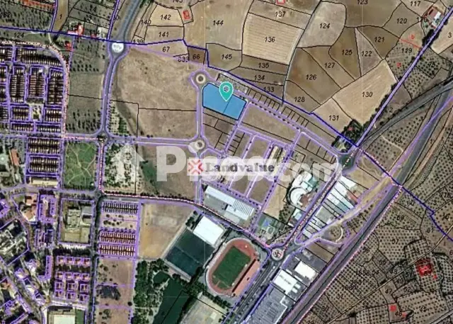 Terreno en venta en Calle Rocio Jurado
