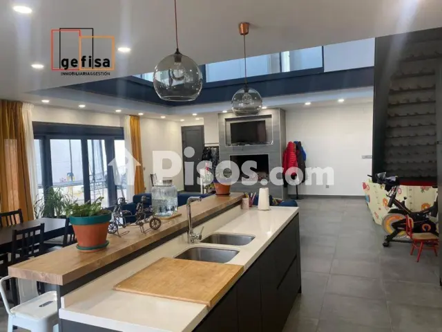 Casa adosada en venta en Valdepeñas