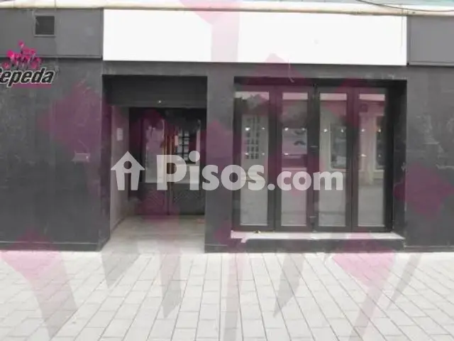 Local comercial en venta en Calle de Montesa