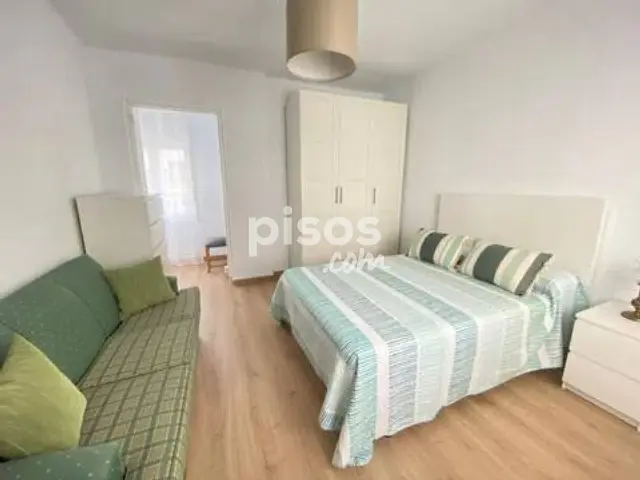 Piso en alquiler en Campo de La Juventud-Santiago, Campo de la Juventud-Santiago (Palencia Capital) de 1.200 €<span>/mes</span>