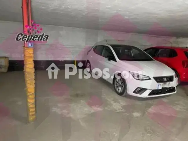 Garaje en venta en Calle de Lentejuela