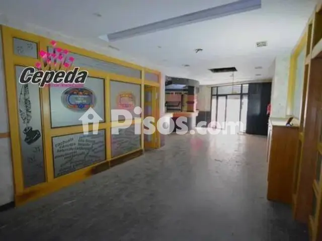 Local comercial en venta en Calle de Montesa