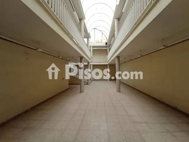 Local comercial en venta en Tomelloso
