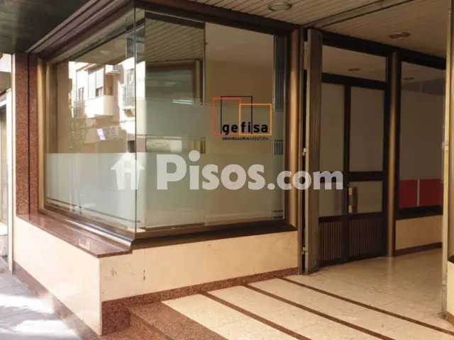 Local comercial en venta en Valdepeñas