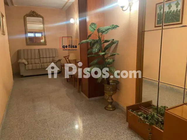 Casa adosada en venta en Valdepeñas