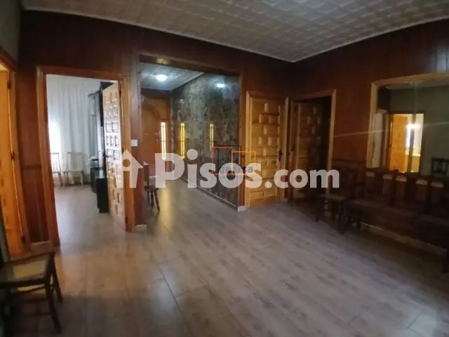 Casa adosada en venta en Valdepeñas