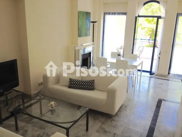 Dúplex en alquiler en Calle de Ramón Gómez de la Serna, 23, Playa de la Fontanilla (Distrito Centro. Marbella) de 11.000 €<span>/mes</span>