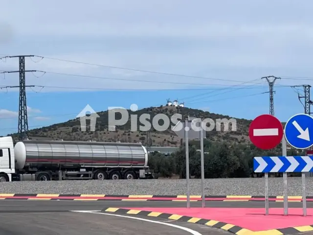 Terreno en venta en Calle de Cervantes, cerca de Plaza de la Constitución