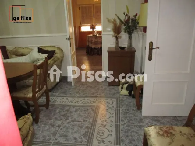 Casa adosada en venta en Valdepeñas