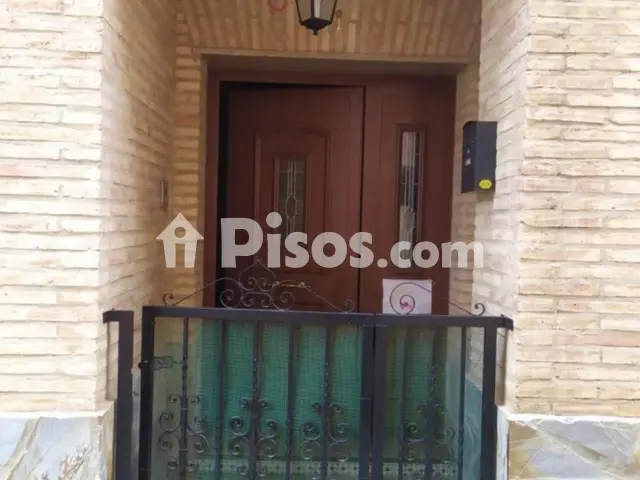 Chalet en venta en Alagón, Alagón de 285.000 €