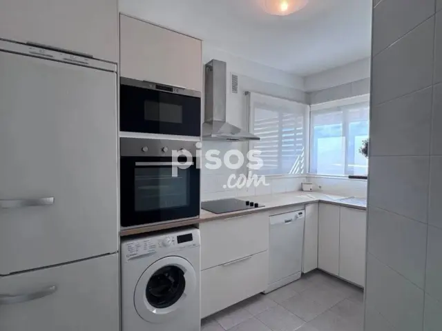 Piso en alquiler en Ermitagaña-Mendebaldea-Etxabakoitz, Ermitagaña-Mendebaldea-Etxabakoitz (Pamplona - Iruña) de 1.300 €<span>/mes</span>