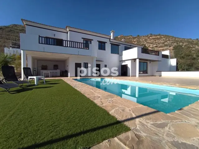 Casa en alquiler en Recinto Ferial-Circunvalación-La Vega, Recinto Ferial-Circunvalación-La Vega (Antequera) de 3.000 €<span>/mes</span>