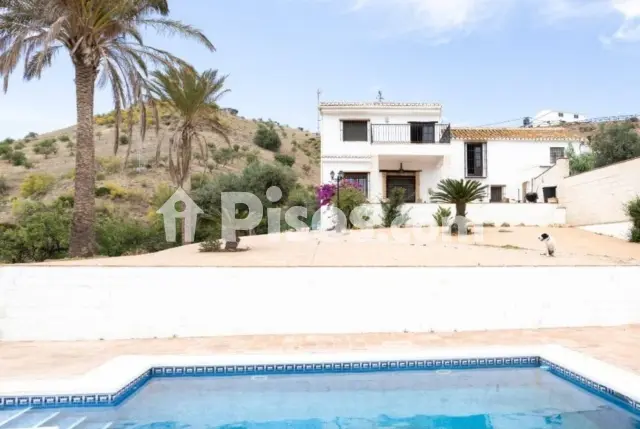 Casa en alquiler en Estación de Cártama, Estación de Cártama (Cártama) de 2.500 €<span>/mes</span>