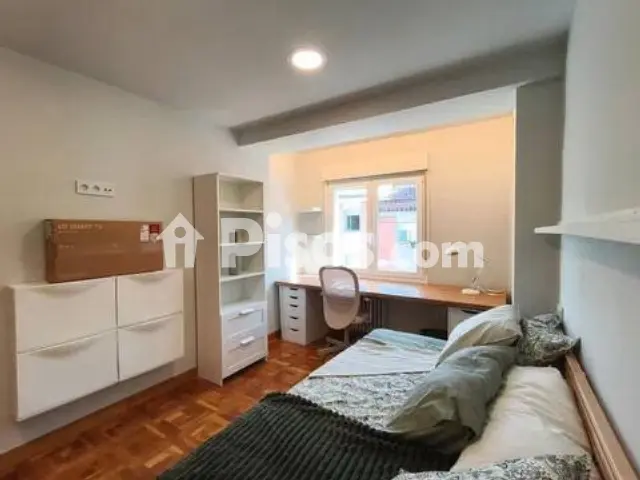 Piso en alquiler en Calle de José María Beobide, Iturrama-Azpilagaña (Pamplona - Iruña) de 1.400 €<span>/mes</span>