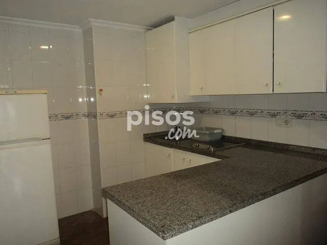 Piso en alquiler en Carrer Obispo Winibal, Altabix (Distrito Núcleo Urbano. Elx - Elche) de 500 €<span>/mes</span>