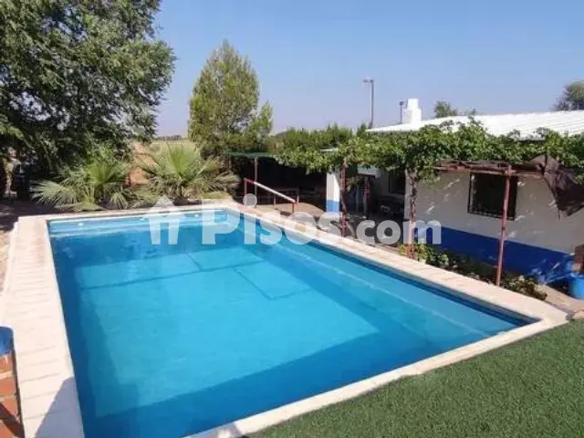 Casa rústica en venta en Calle Carretera de Villafranca de los Caballeros No Numb