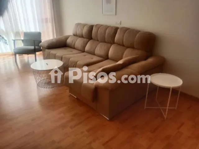 Piso en alquiler en Calle Avenida Juan Carlos I, Centro (Distrito Núcleo Urbano. Elx - Elche) de 700 €<span>/mes</span>