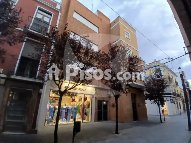Piso en alquiler en Centro Histórico, Centro Histórico (Badajoz Capital) de 900 €<span>/mes</span>