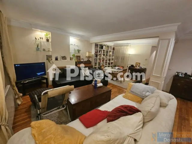 Piso en venta en Erdialdea-Alde Zaharra-Mendibil-Santiago, Erdialdea-Alde Zaharra-Mendibil-Santiago (Irun) de 460.000 €
