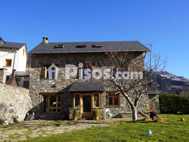 Casa en venta en Gistaín, Gistaín de 450.000 €