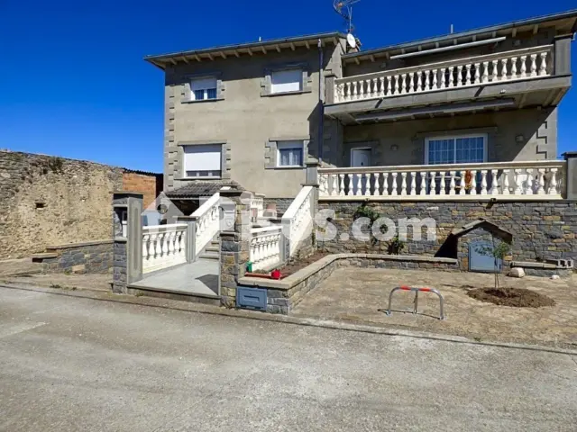 Chalet en venta en Calle C. La Corona, 2-20, Número 2-20, Arcusa (Aínsa-Sobrarbe) de 350.000 €