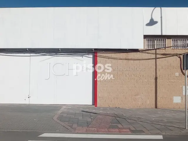 Nave industrial en alquiler en Las Cañadas, Las Lagunas (Mijas) de 2.000 €<span>/mes</span>