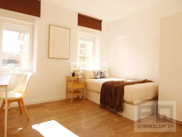 Habitación en alquiler en San Antonio-Estación-Las Hervencias, San Antonio-Estación-Las Hervencias (Ávila Capital) de 350 €<span>/mes</span>
