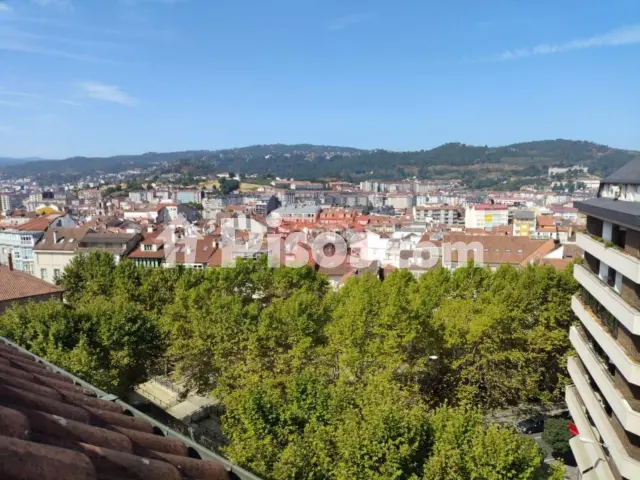 Dúplex en alquiler en Centro, Centro (Ourense Capital) de 1.300 €<span>/mes</span>