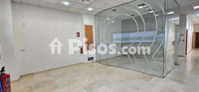 Local comercial en alquiler en Ourense, Centro (Ourense Capital) de 2.500 €<span>/mes</span>