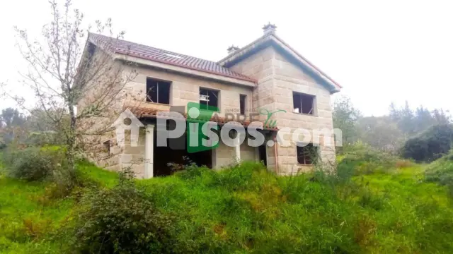 Chalet en venta en Ourense, Nogueira de Ramuín de 140.000 €