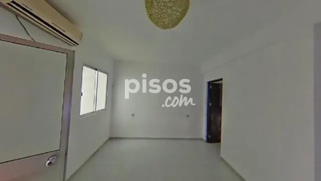 Casa en venta en Calle de Nuestra Señora de los Dolores, Lora del Río de 48.000 €