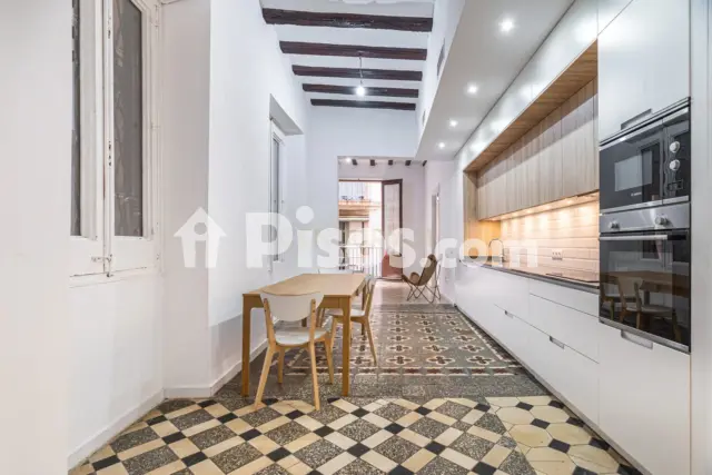 Piso en venta en Carrer de Rauric, El Barri Gòtic (Distrito Ciutat Vella. Barcelona Capital) de 450.000 €