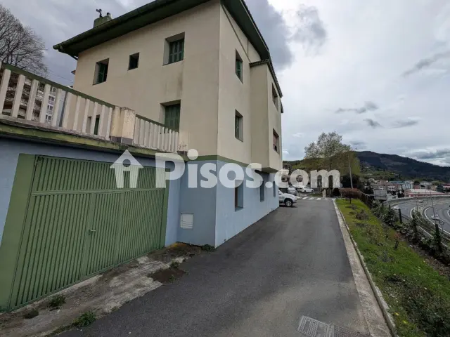 Chalet en venta en Lasarte-Oria, Lasarte-Oria de 394.000 €