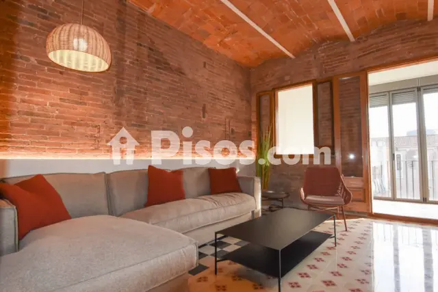 Piso en alquiler en Eixample-Centre, Eixample-Centre (Girona Capital) de 2.736 €<span>/mes</span>
