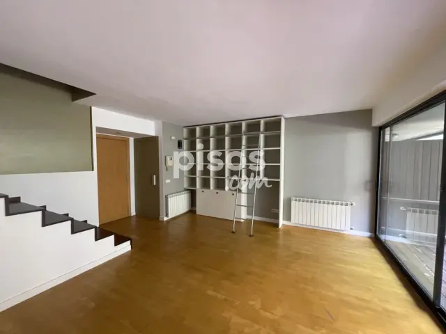 Casa unifamiliar en alquiler en Carrer Nou del Teatre, Barri Vell (Girona Capital) de 2.400 €<span>/mes</span>