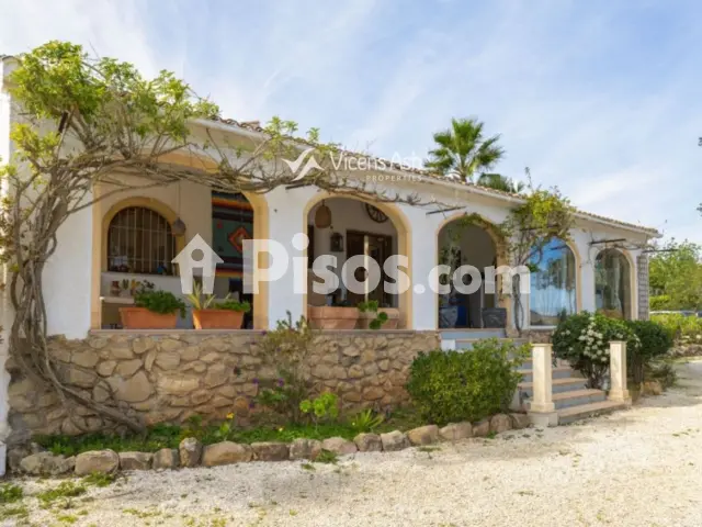 Casa en venta en Carrer de Truman Capote - Widok 2