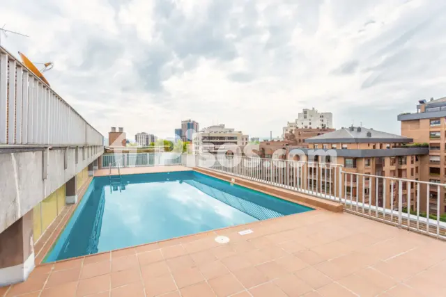 Piso en alquiler en Travesía de Bayona, 4, San Juan - Donibane (Pamplona - Iruña) de 1.850 €<span>/mes</span>
