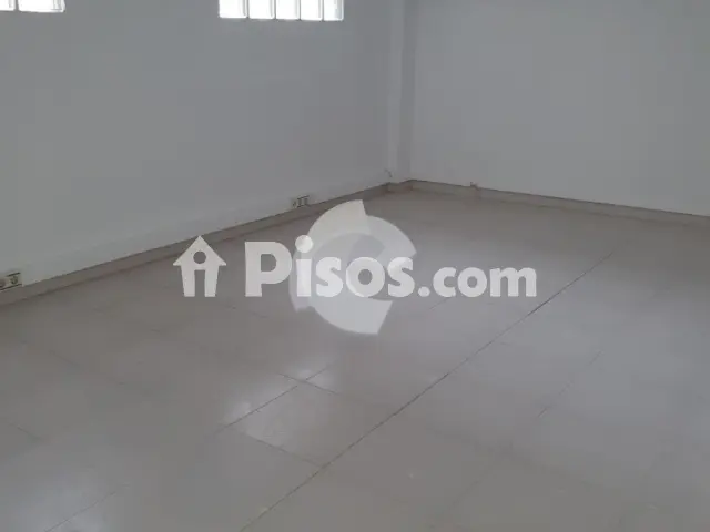Local comercial en alquiler en Calle de Pablo Picasso, O Couto (Ourense Capital) de 420 €<span>/mes</span>