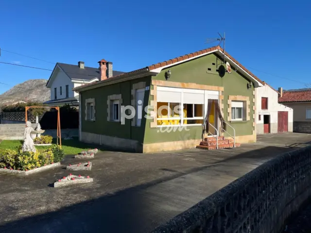 Casa en venta en Calle de Santander, 16, Los Corrales de Buelna de 245.000 €